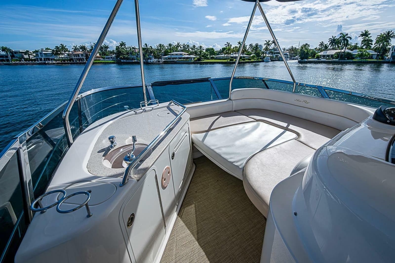 2010 Sea Ray 520 Sedan Bridge - Photo 29