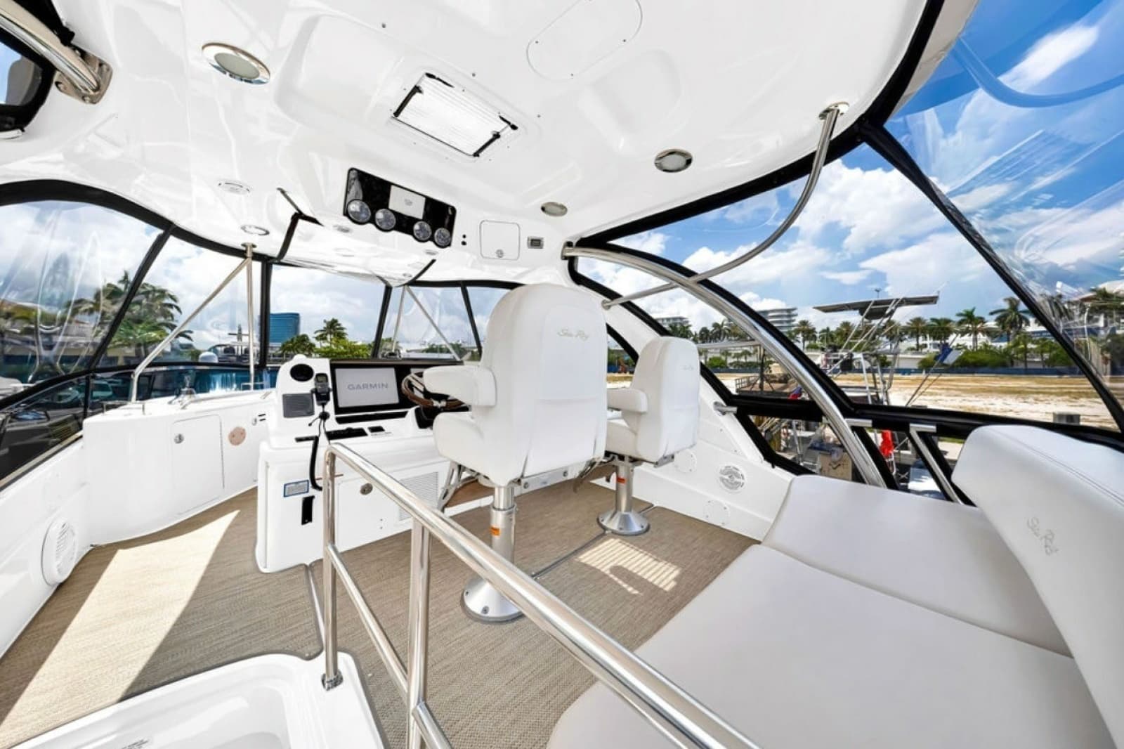 2010 Sea Ray 52 Sedan Bridge - Photo 23