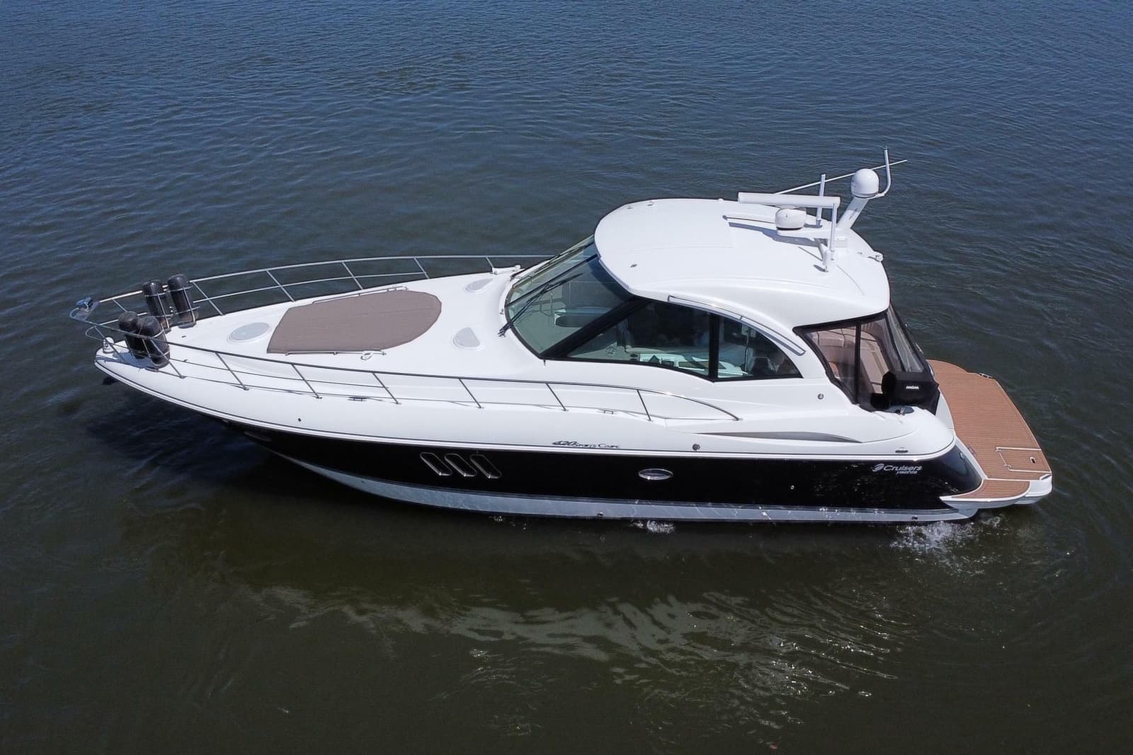 2009 Cruisers Yachts 420 Sports Coupe - Photo 7