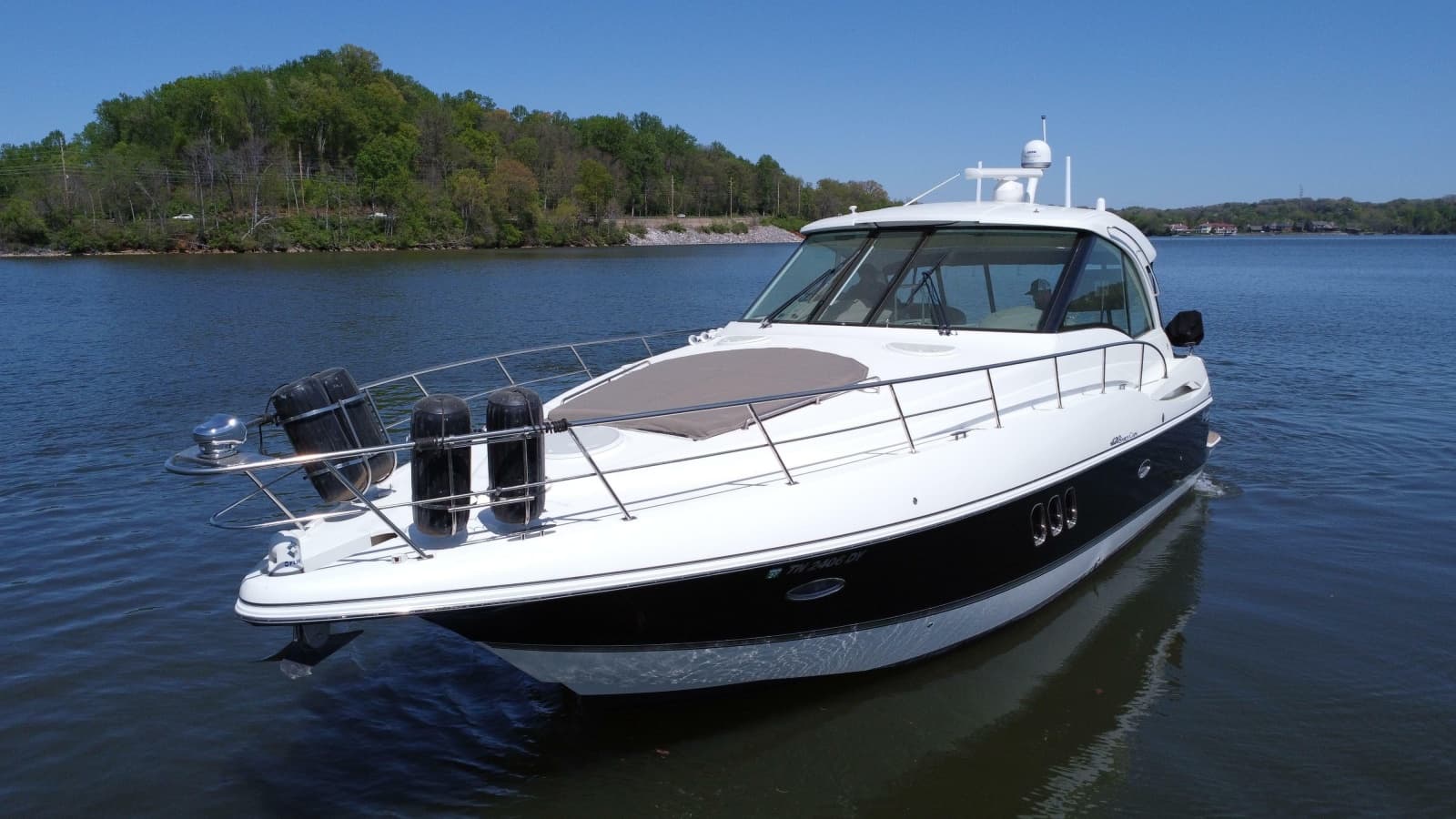 2009 Cruisers Yachts 420 Sports Coupe - Photo 18