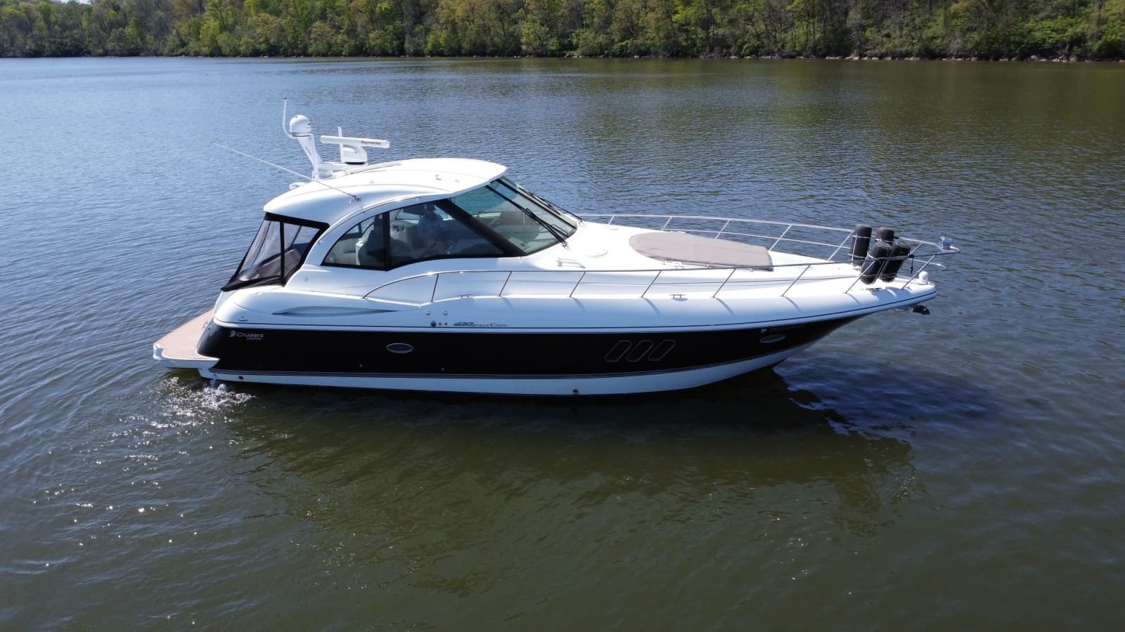 2009 Cruisers Yachts 420 Sports Coupe - Photo 13
