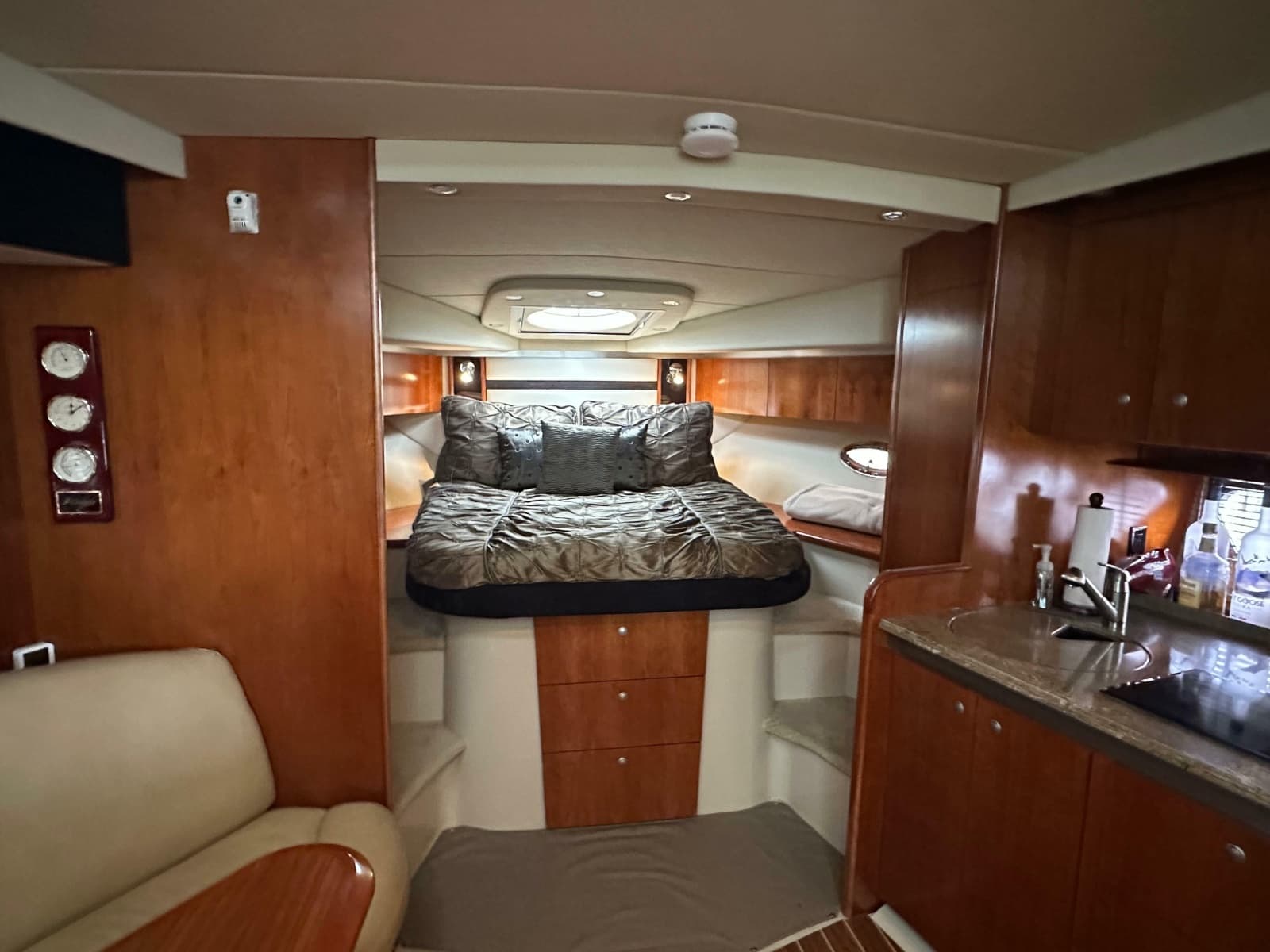 2009 Cruisers Yachts 420 Sports Coupe - Photo 39