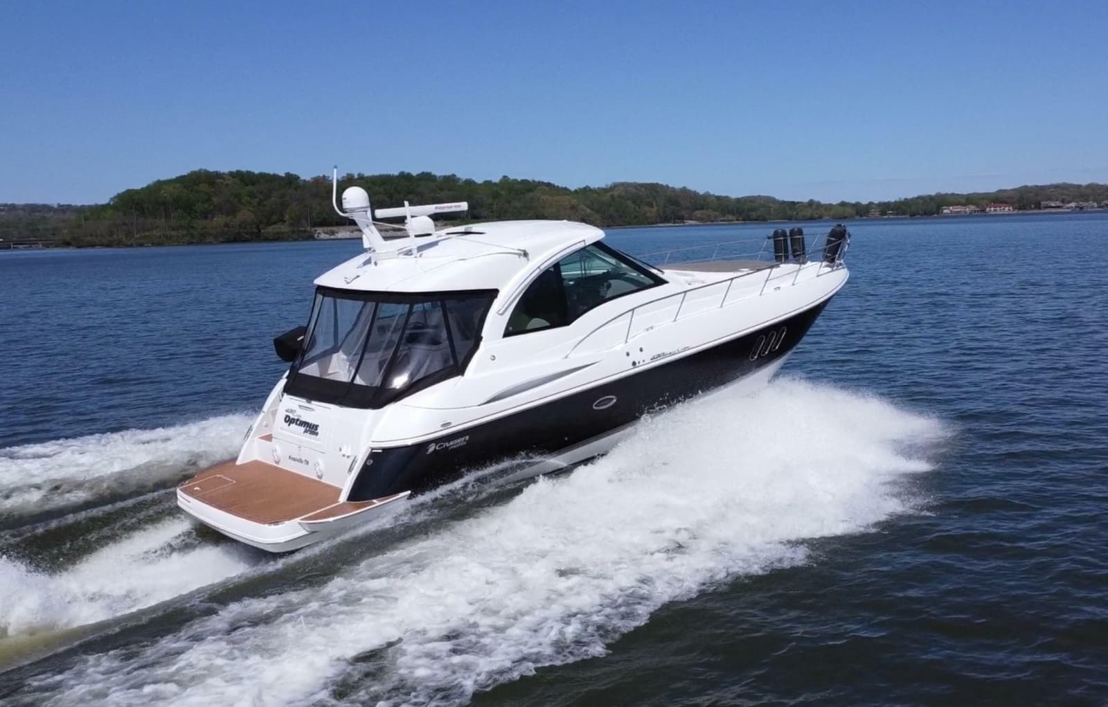 2009 Cruisers Yachts 420 Sports Coupe - Photo 2