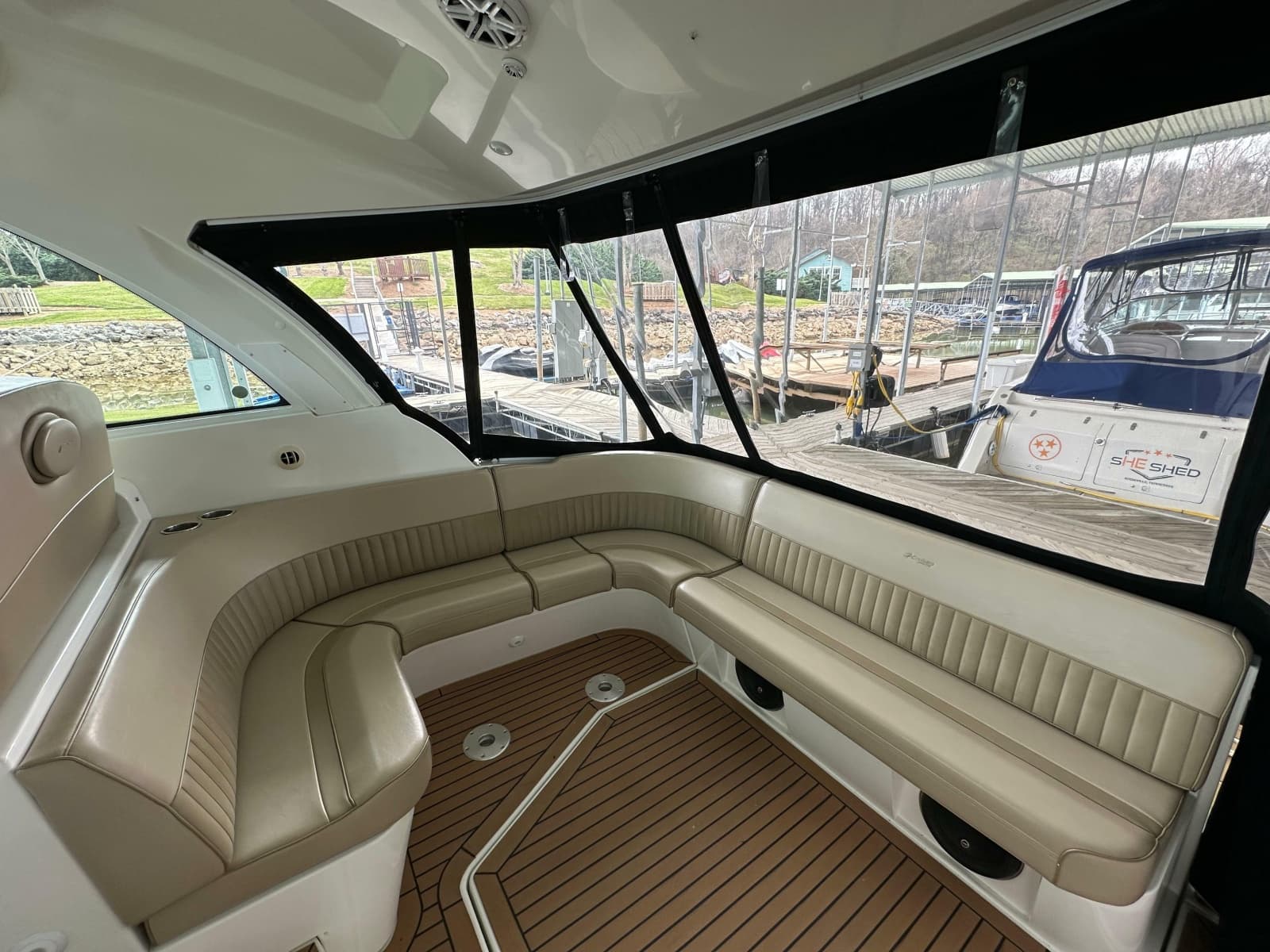 2009 Cruisers Yachts 420 Sports Coupe - Photo 23