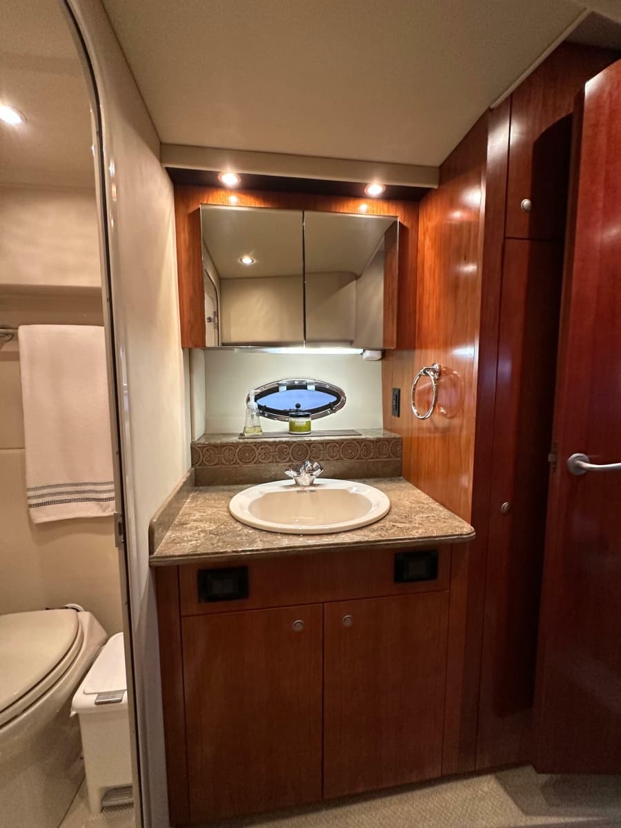 2009 Cruisers Yachts 420 Sports Coupe - Photo 32