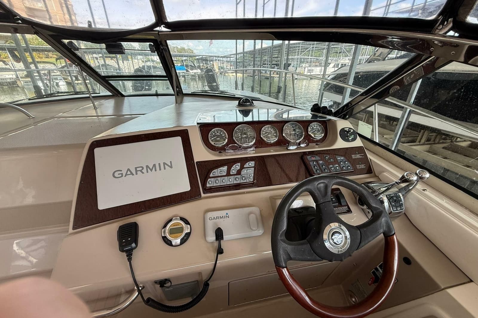 2009 Sea Ray Sundancer 350 - Photo 27