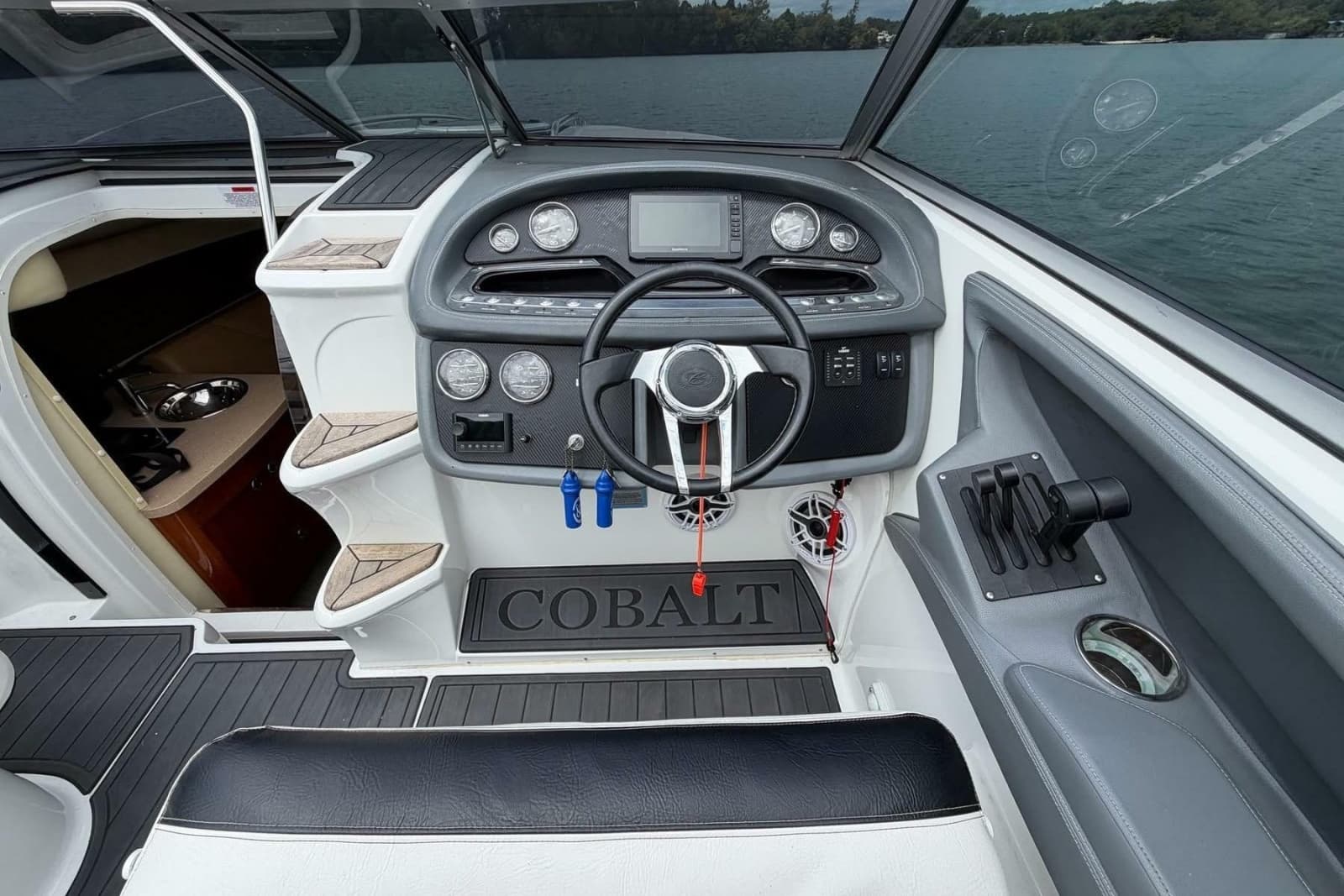 2008 Cobalt 303 - Photo 20
