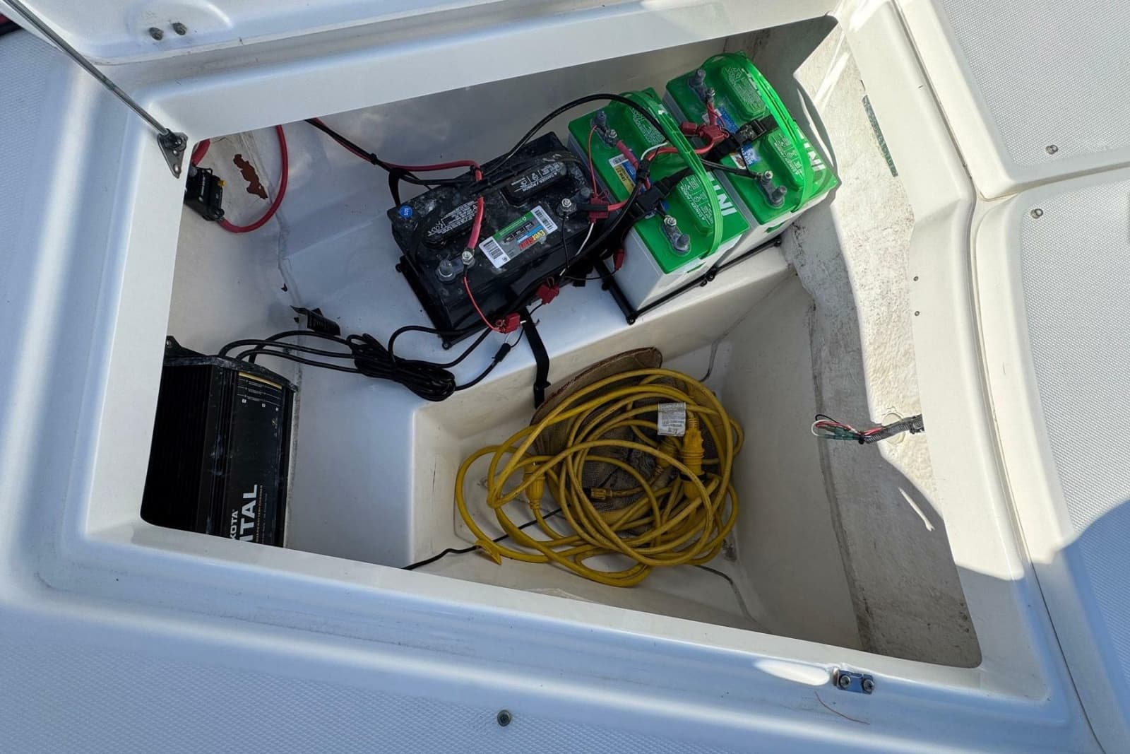 2008 Everglades 350 Center Console - Photo 18