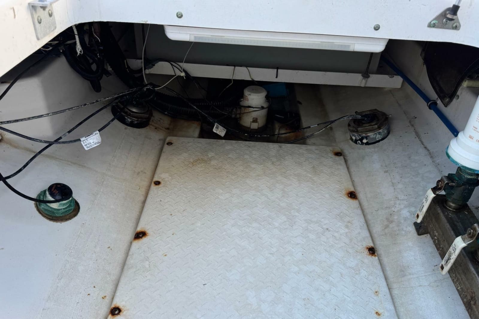 2008 Everglades 350 Center Console - Photo 41