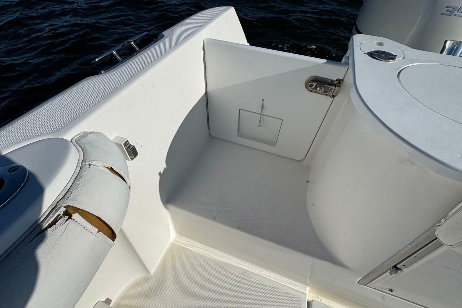 2008 Everglades 350 Center Console - Photo 36