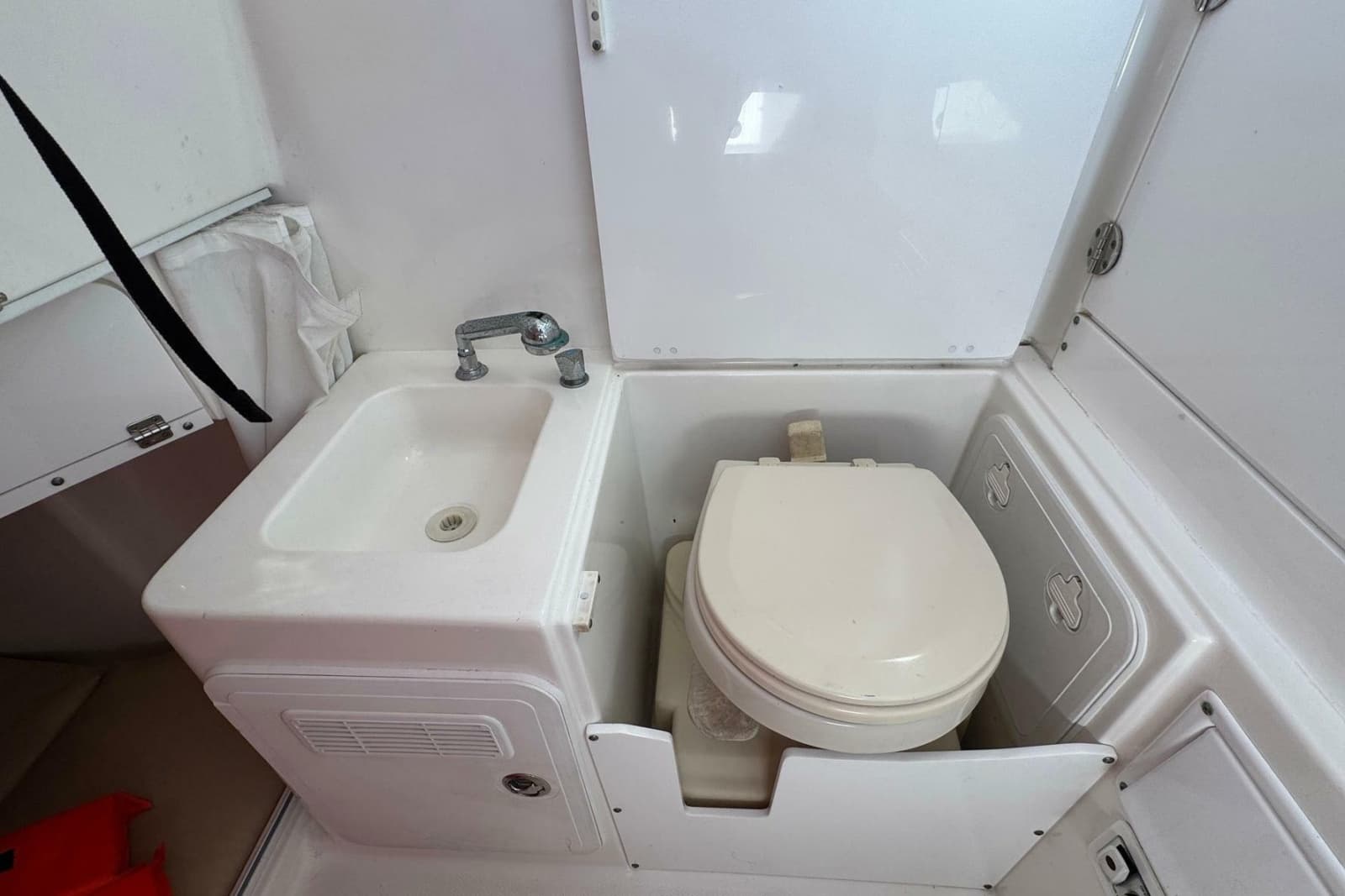 2008 Everglades 350 Center Console - Photo 23
