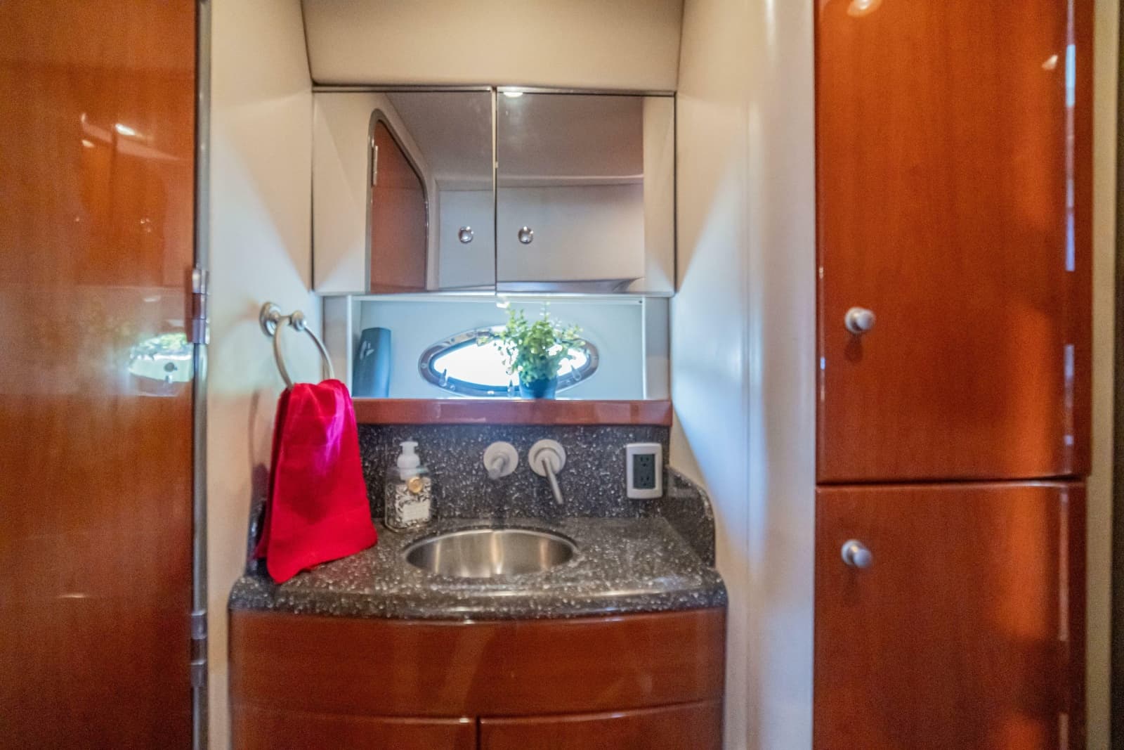 2008 Formula 45 Yacht - Photo 81