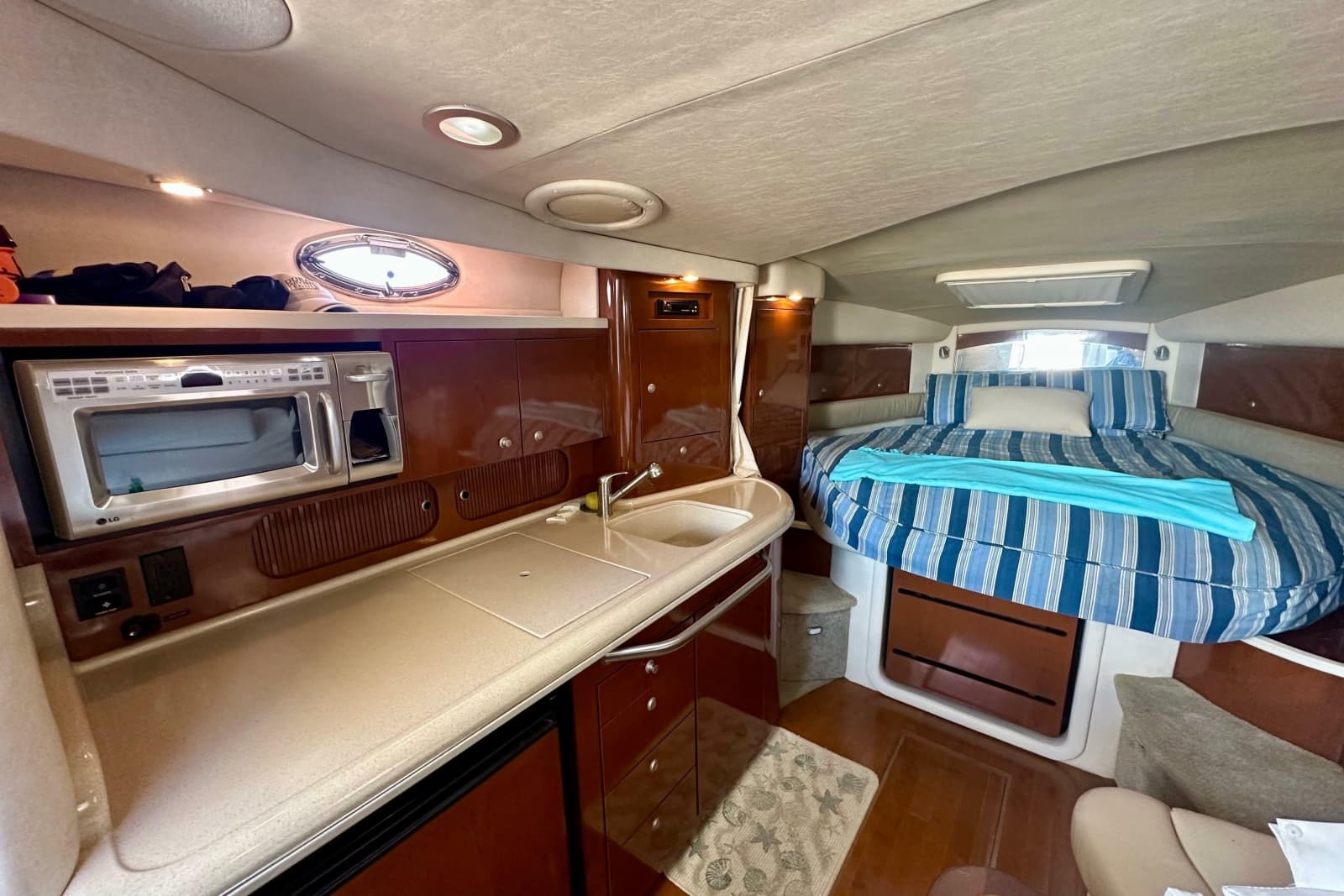 2008 Sea Ray 340 Sundancer - Photo 11