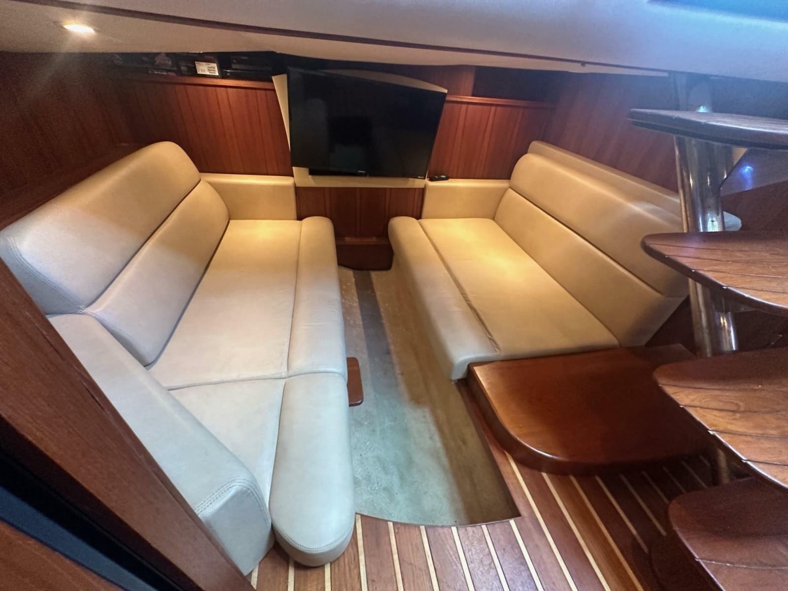 2008 Tiara Yachts 3500 Sovran - Photo 11