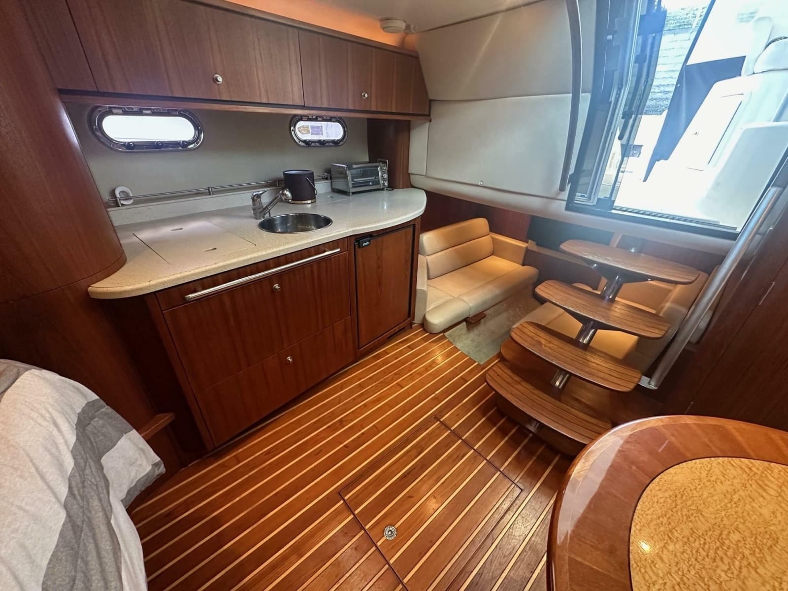 2008 Tiara Yachts 3500 Sovran - Photo 14