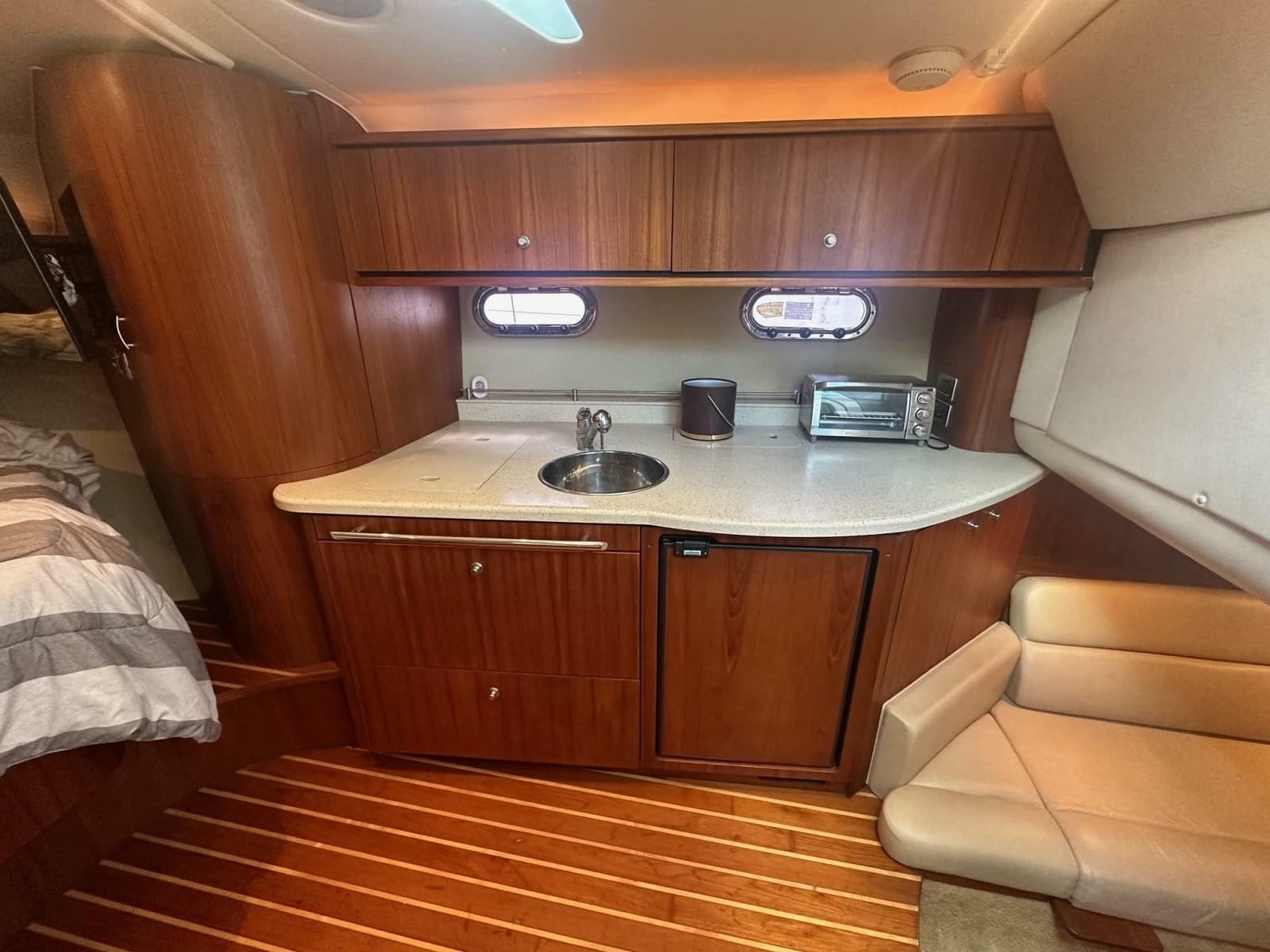 2008 Tiara Yachts 3500 Sovran - Photo 12