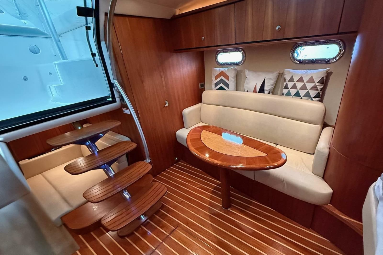 2008 Tiara Yachts 3500 Sovran - Photo 9