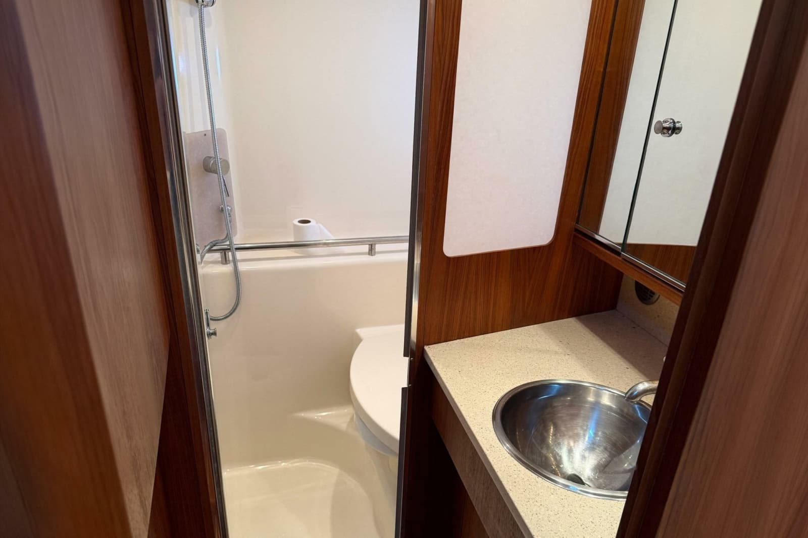 2008 Tiara Yachts 3500 Sovran - Photo 18