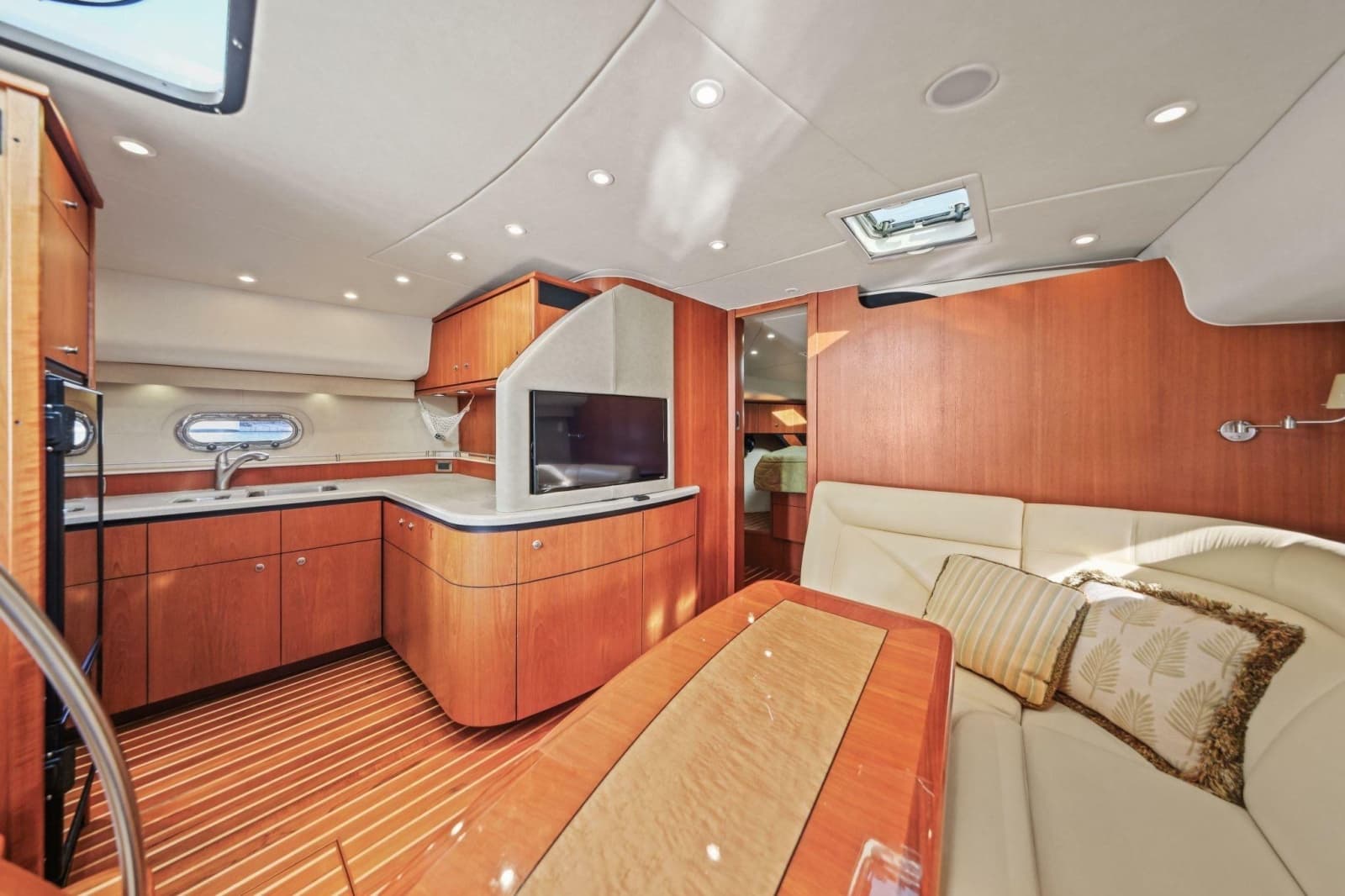 2008 Tiara Yachts 4300 Sovran - Photo 16