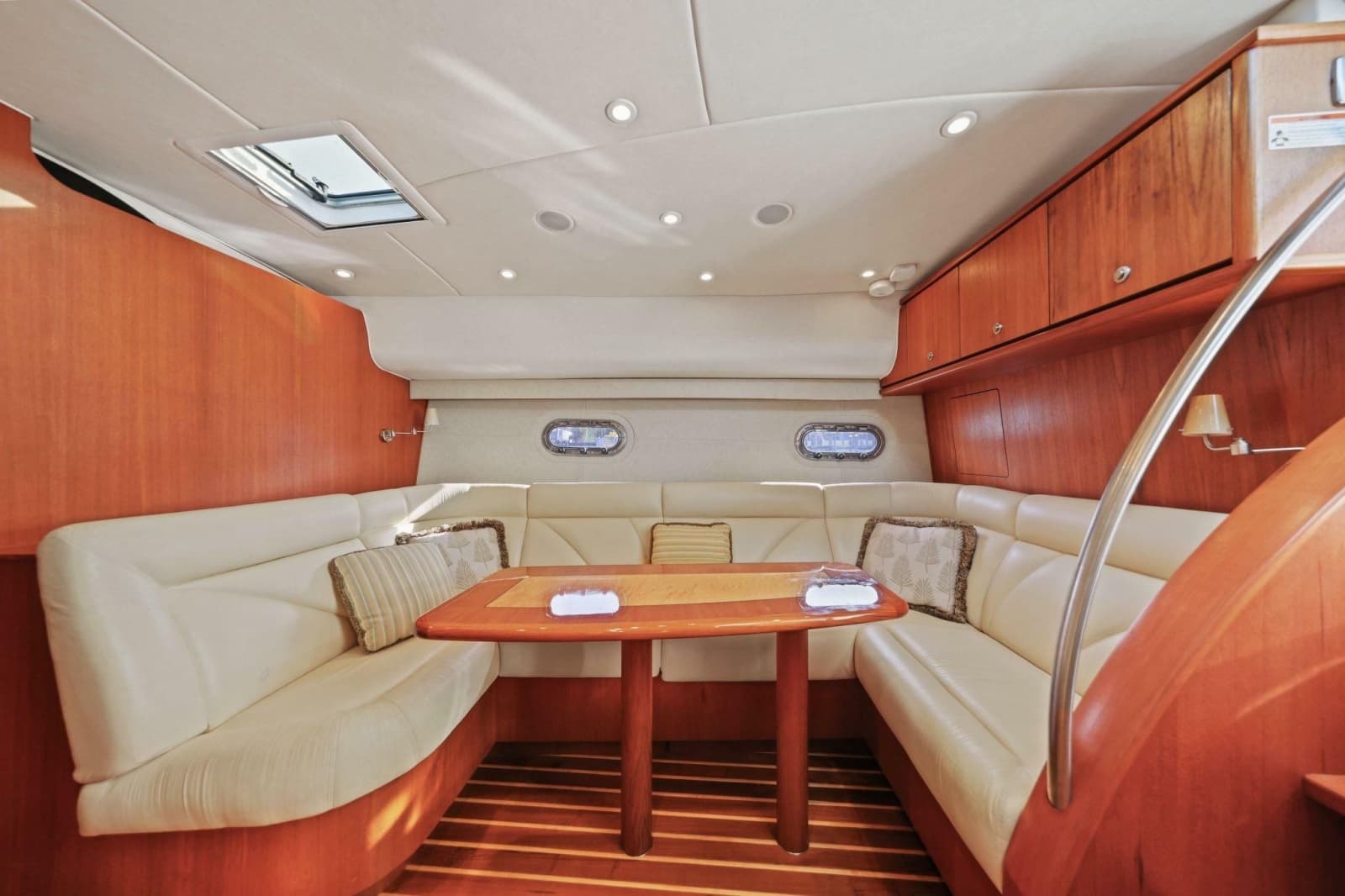 2008 Tiara Yachts 4300 Sovran - Photo 17
