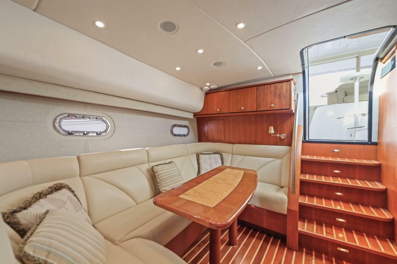 2008 Tiara Yachts 4300 Sovran - Photo 22