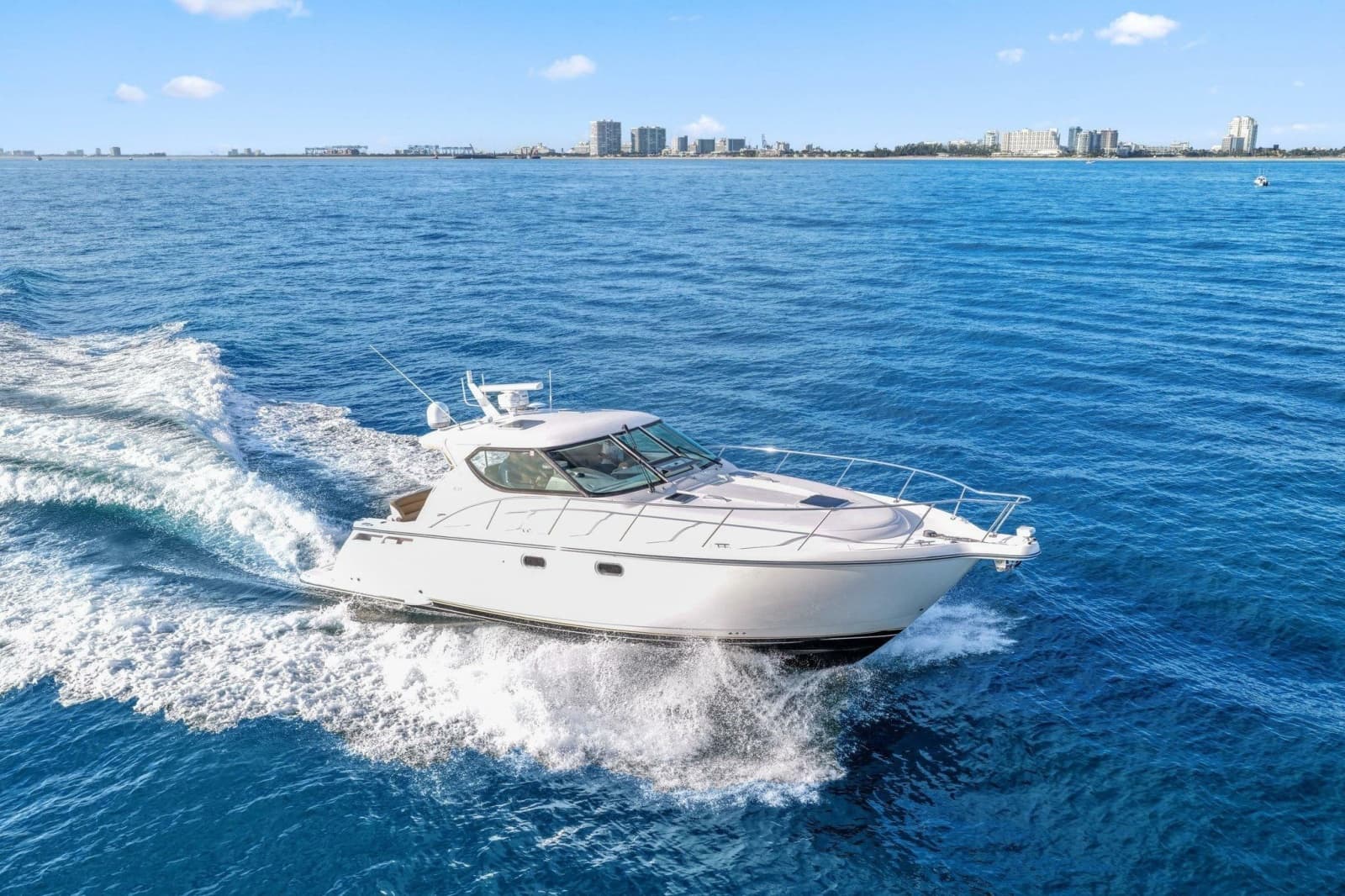 2008 Tiara Yachts 4300 Sovran - Photo 2
