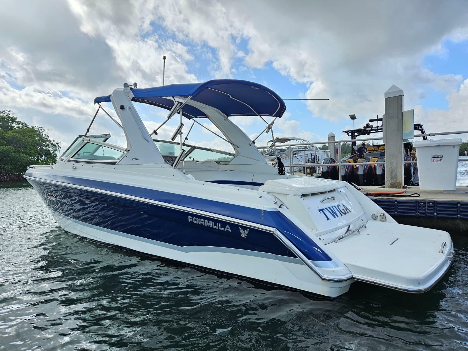 2007 Formula 280 Bowrider - Photo 2