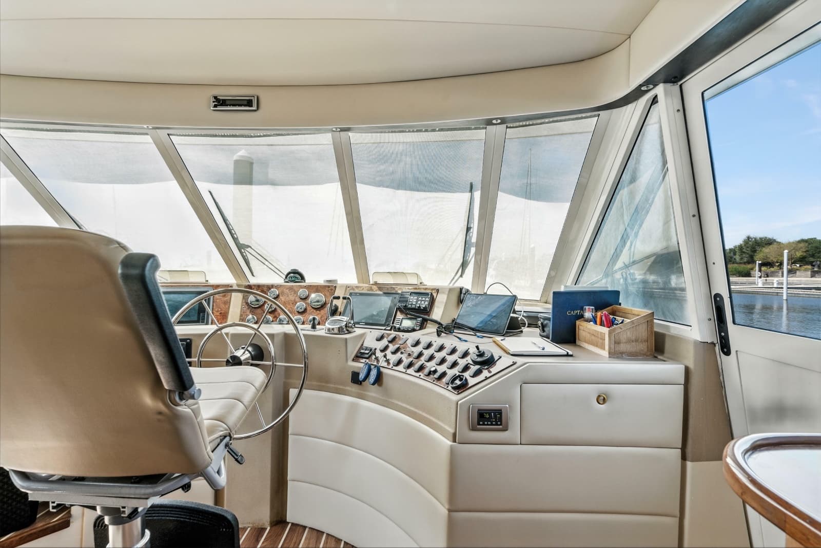 2007 Meridian 490 Pilothouse - Photo 40