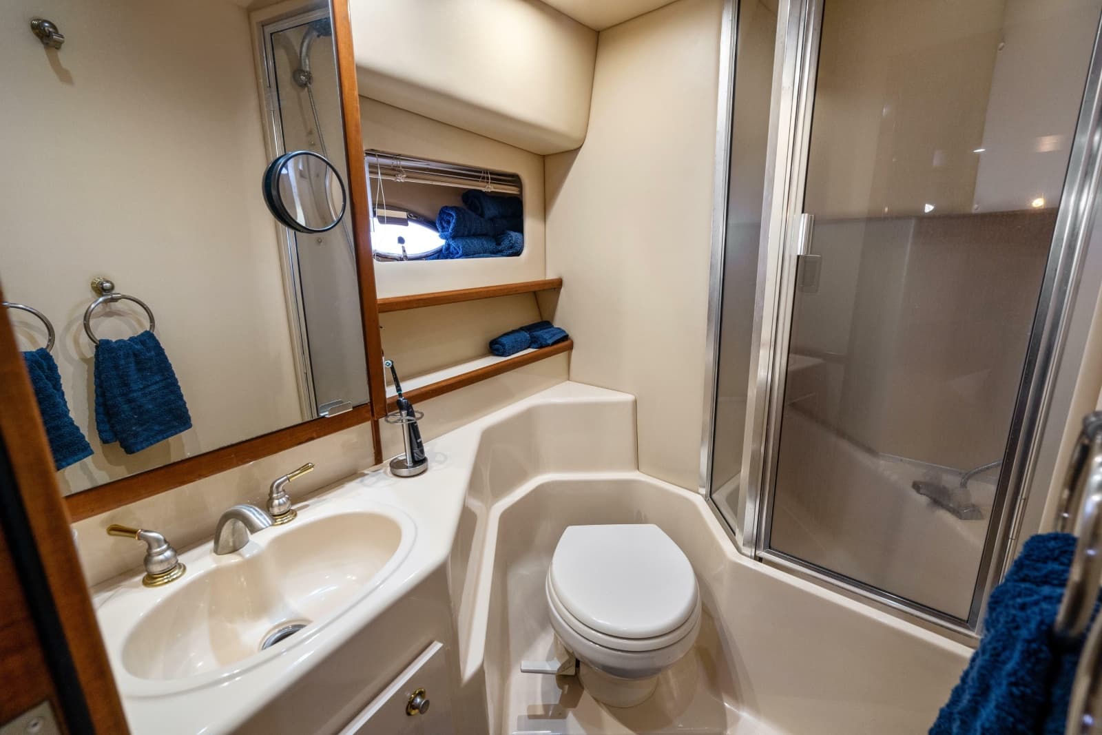 2007 Meridian 490 Pilothouse - Photo 33