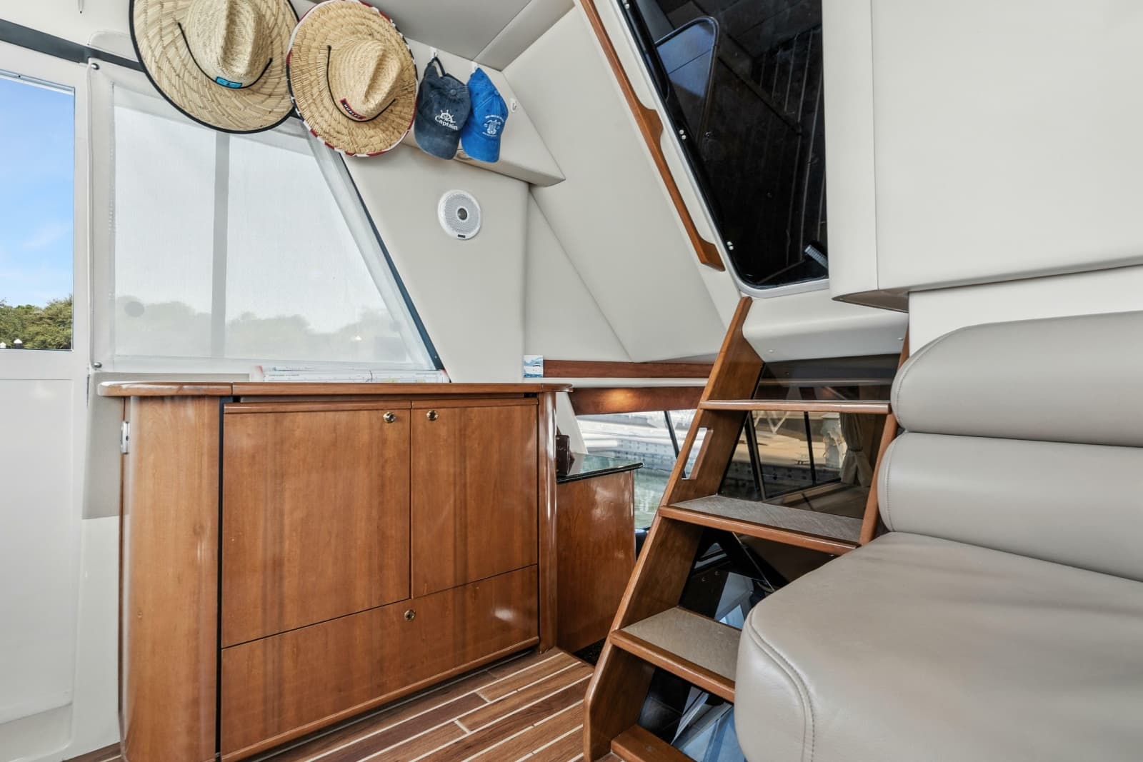 2007 Meridian 490 Pilothouse - Photo 44