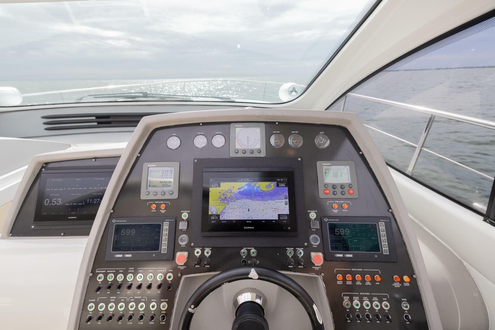 2007 Pershing 56 - Photo 13