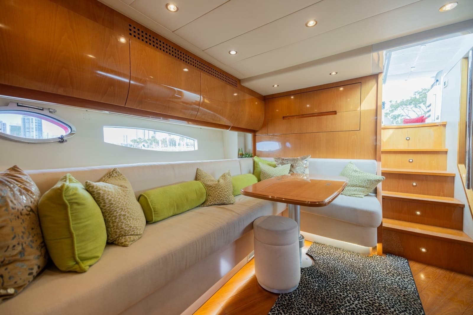 2007 Pershing 56 - Photo 22