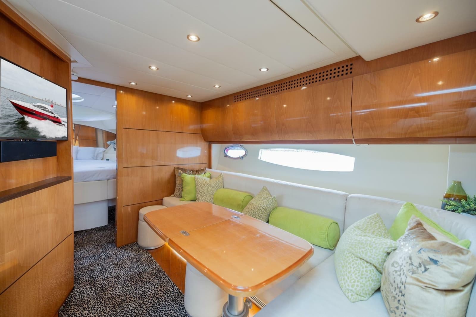 2007 Pershing 56 - Photo 21