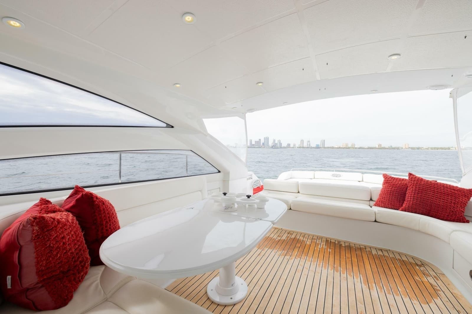 2007 Pershing 56 - Photo 9
