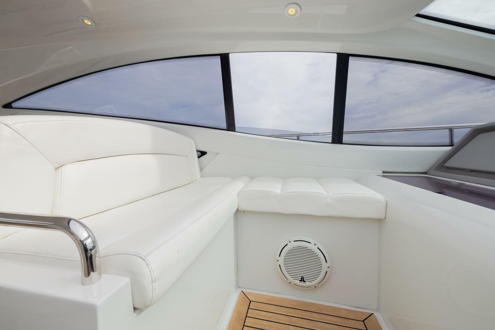 2007 Pershing 56 - Photo 11