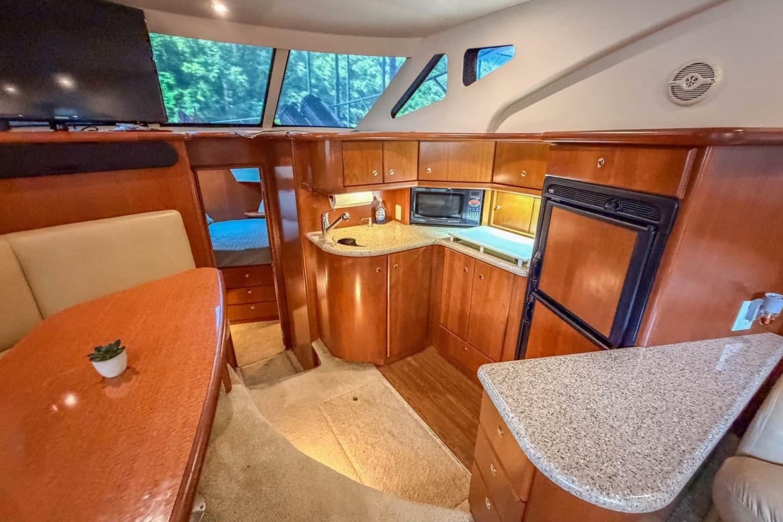 2007 Silverton 35 Motor Yacht - Photo 21