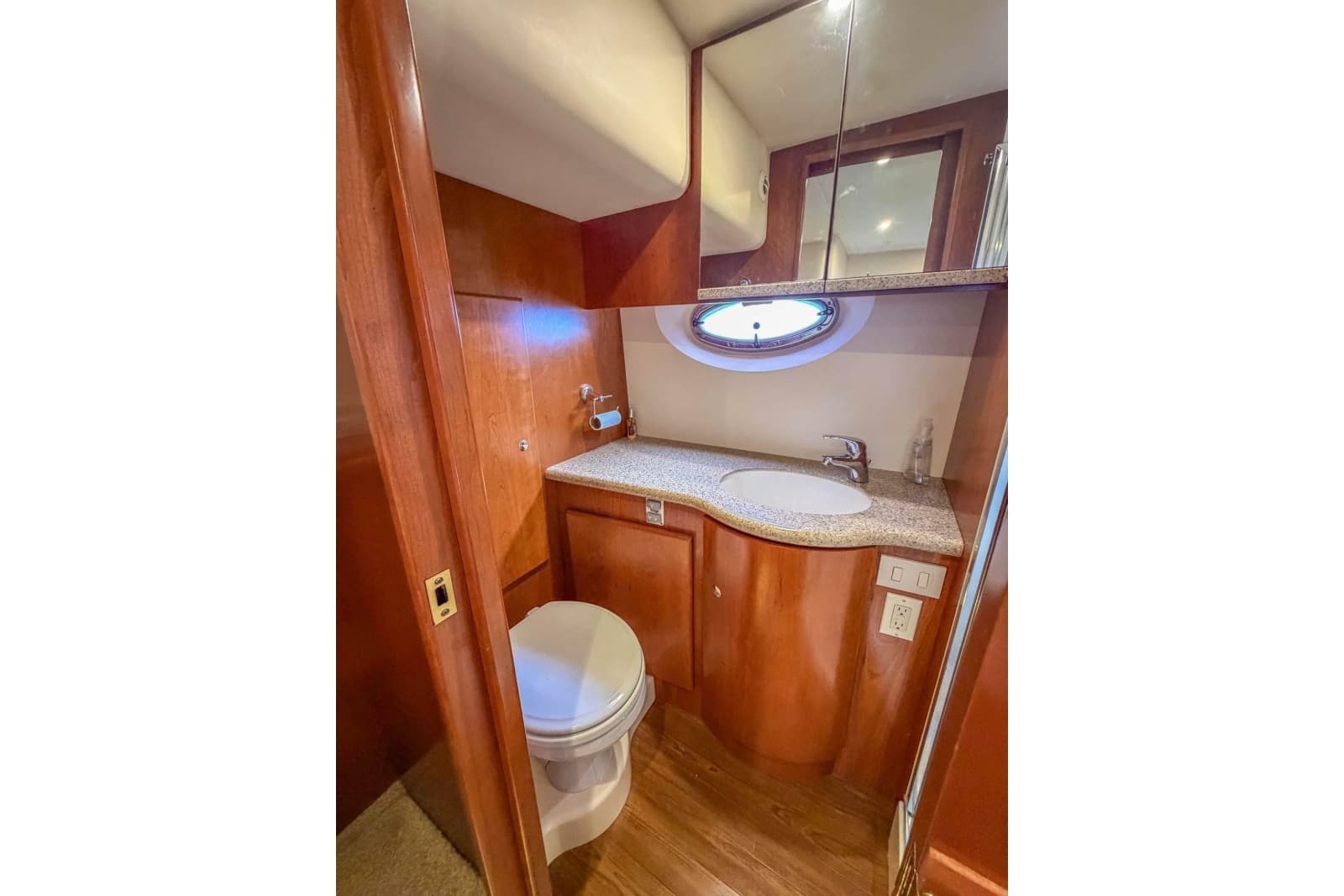 2007 Silverton 35 Motor Yacht - Photo 26