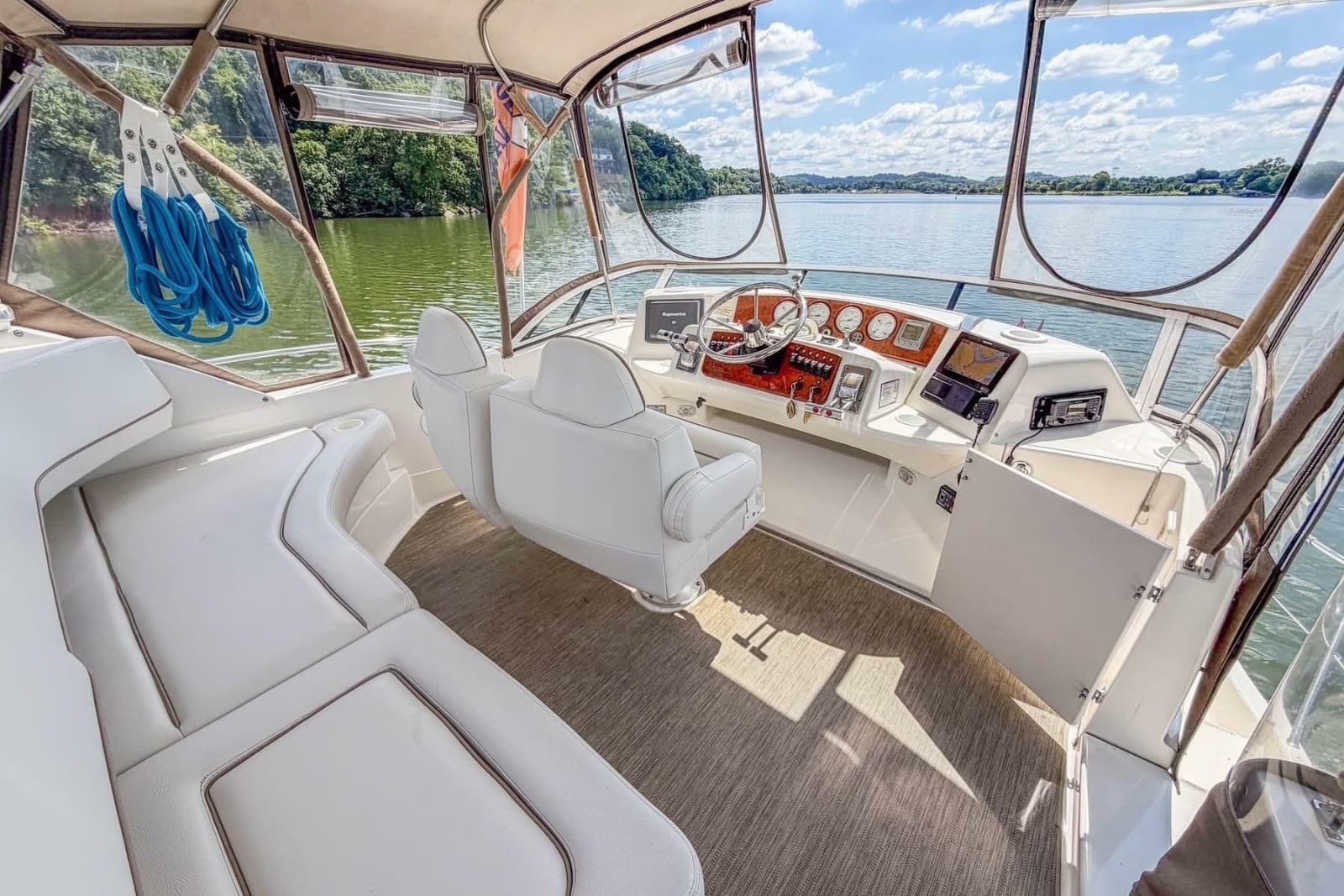 2007 Silverton 35 Motor Yacht - Photo 10