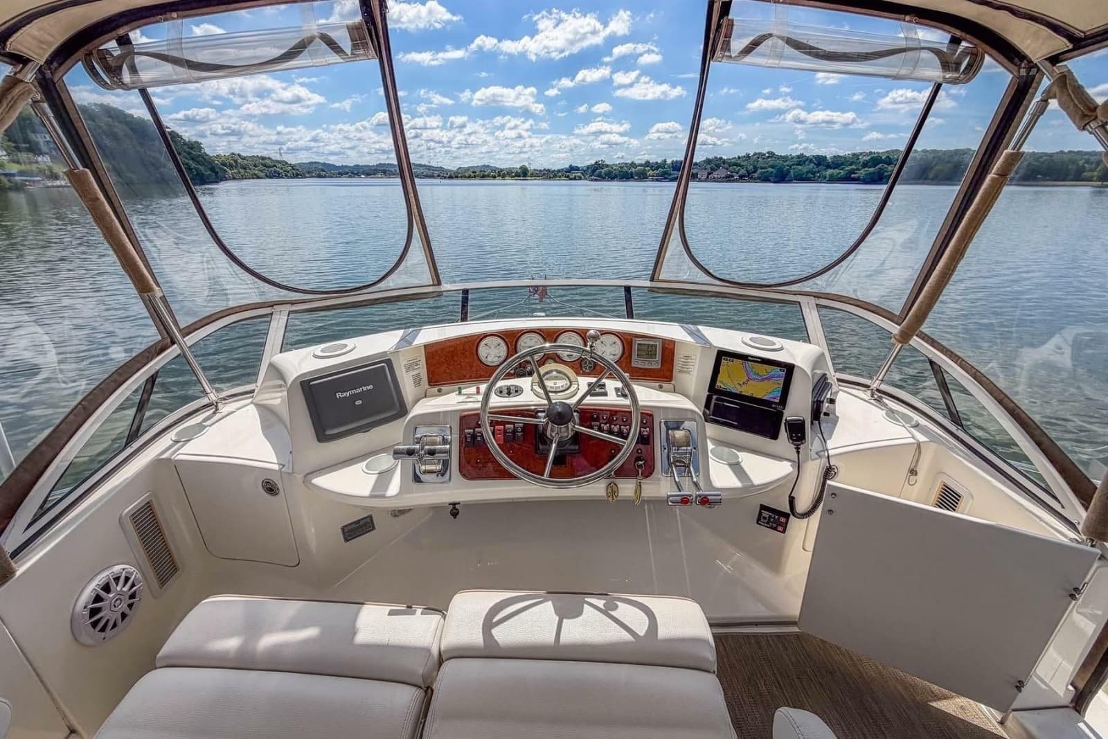 2007 Silverton 35 Motor Yacht - Photo 11