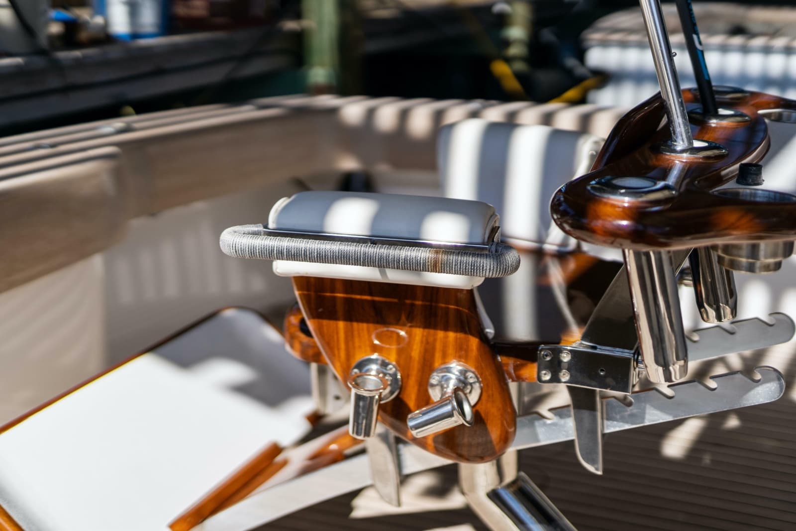2007 Viking 56 Convertible - Photo 56