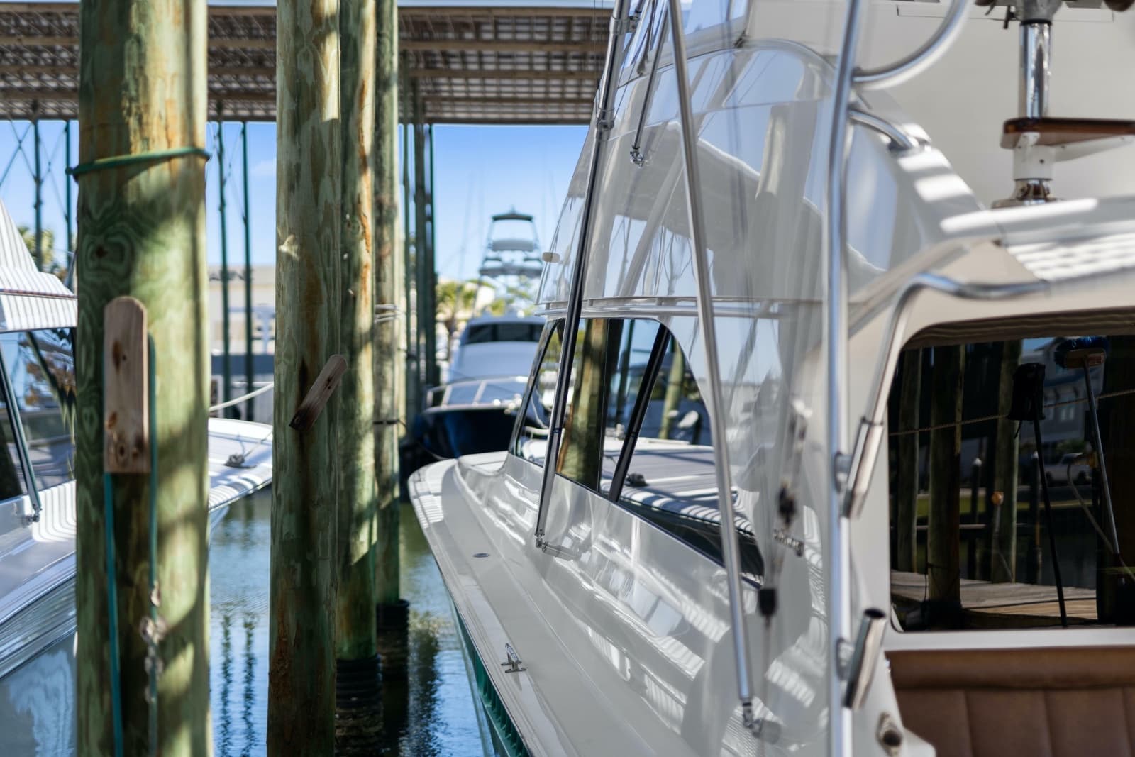 2007 Viking 56 Convertible - Photo 59