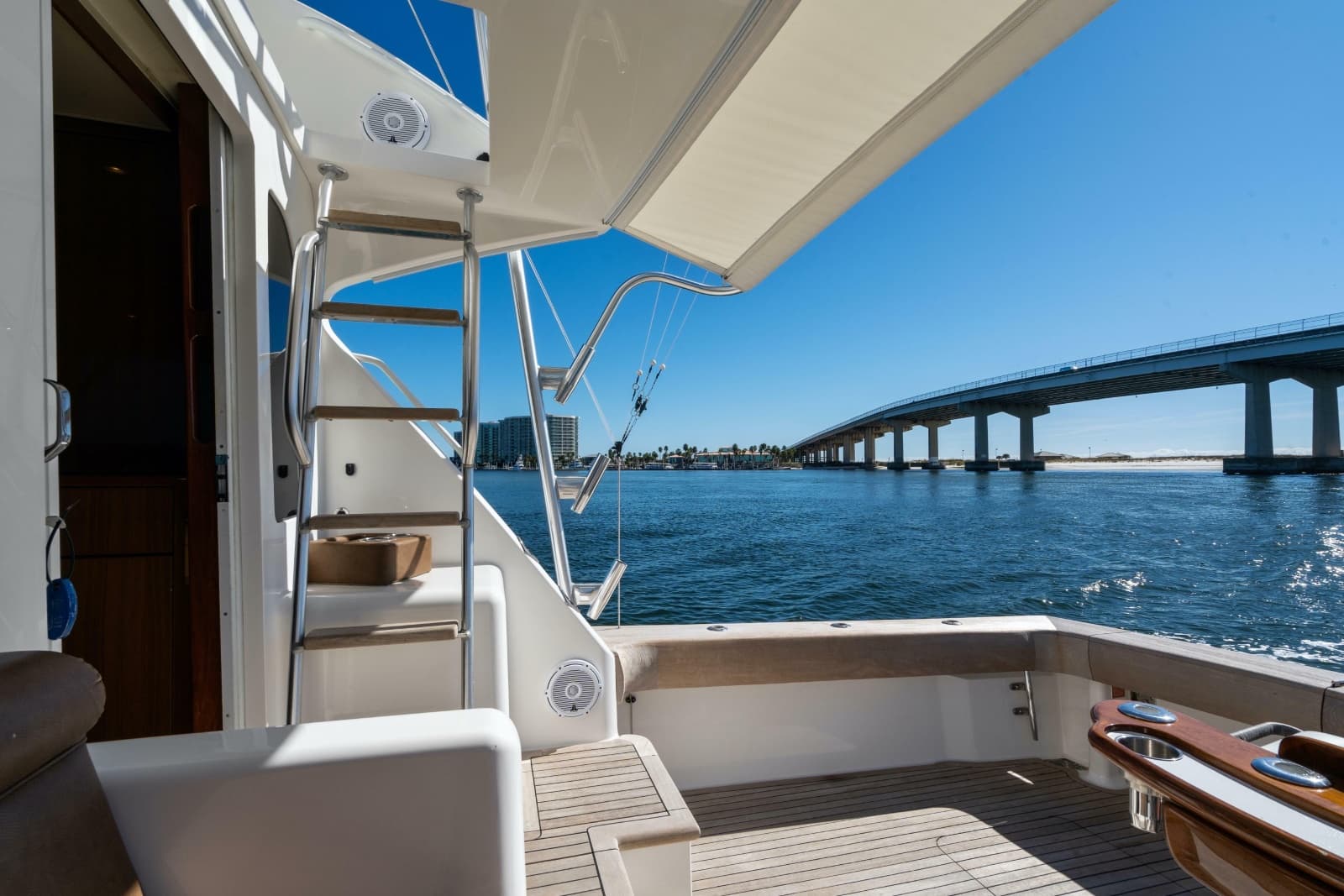 2007 Viking 56 Convertible - Photo 44