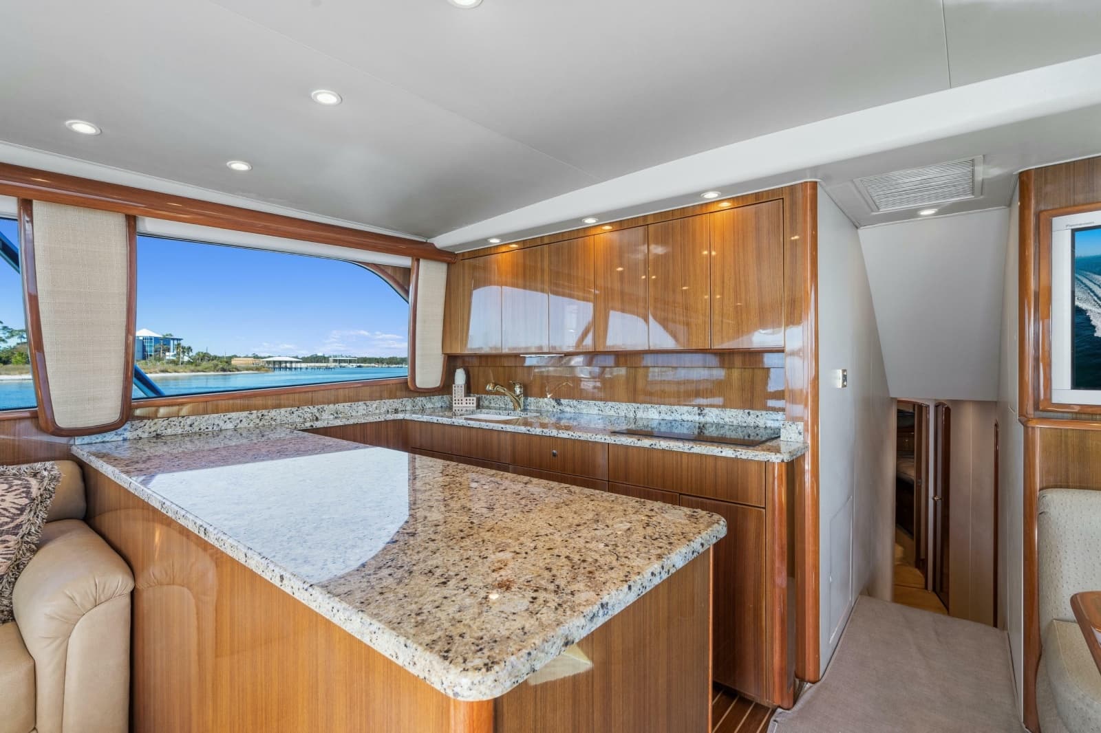 2007 Viking 56 Convertible - Photo 16