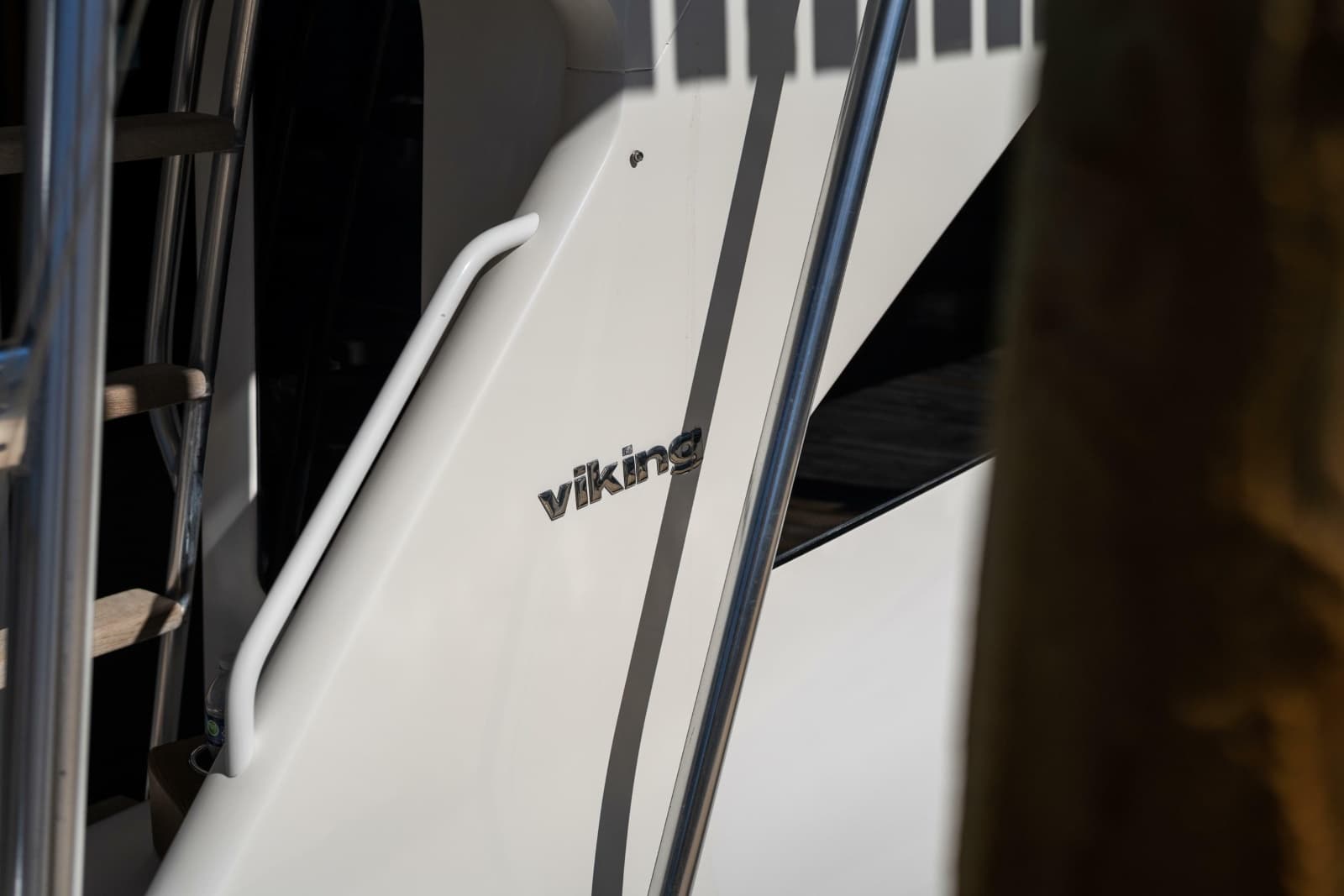 2007 Viking 56 Convertible - Photo 57