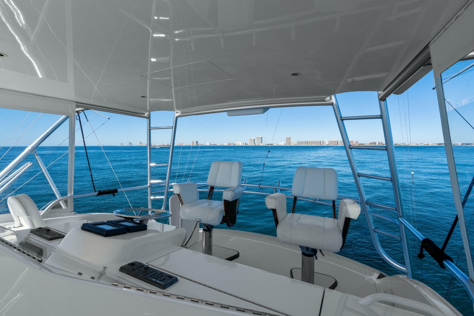 2007 Viking 56 Convertible - Photo 40