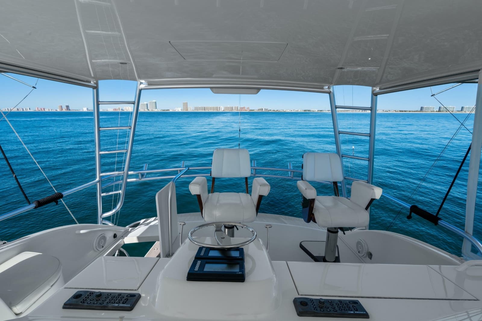 2007 Viking 56 Convertible - Photo 39
