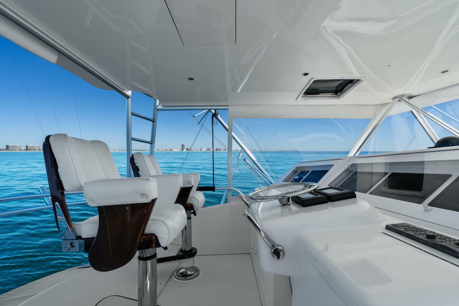 2007 Viking 56 Convertible - Photo 38