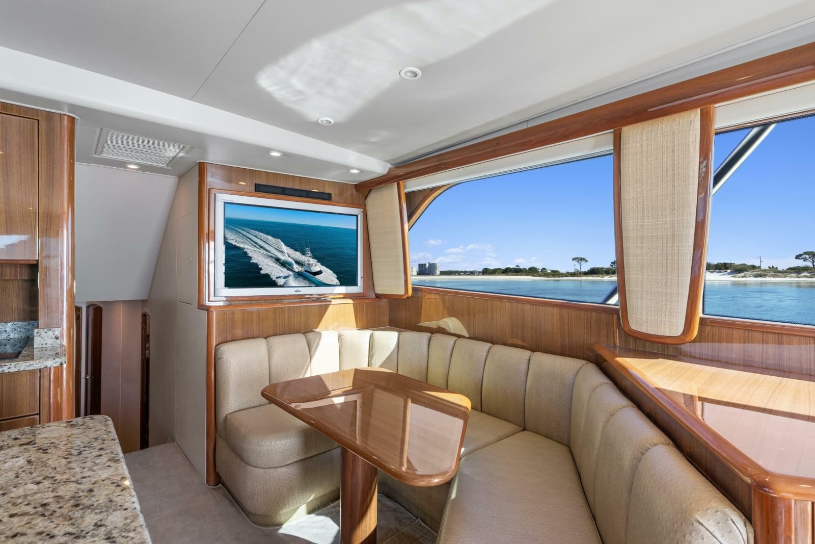 2007 Viking 56 Convertible - Photo 14