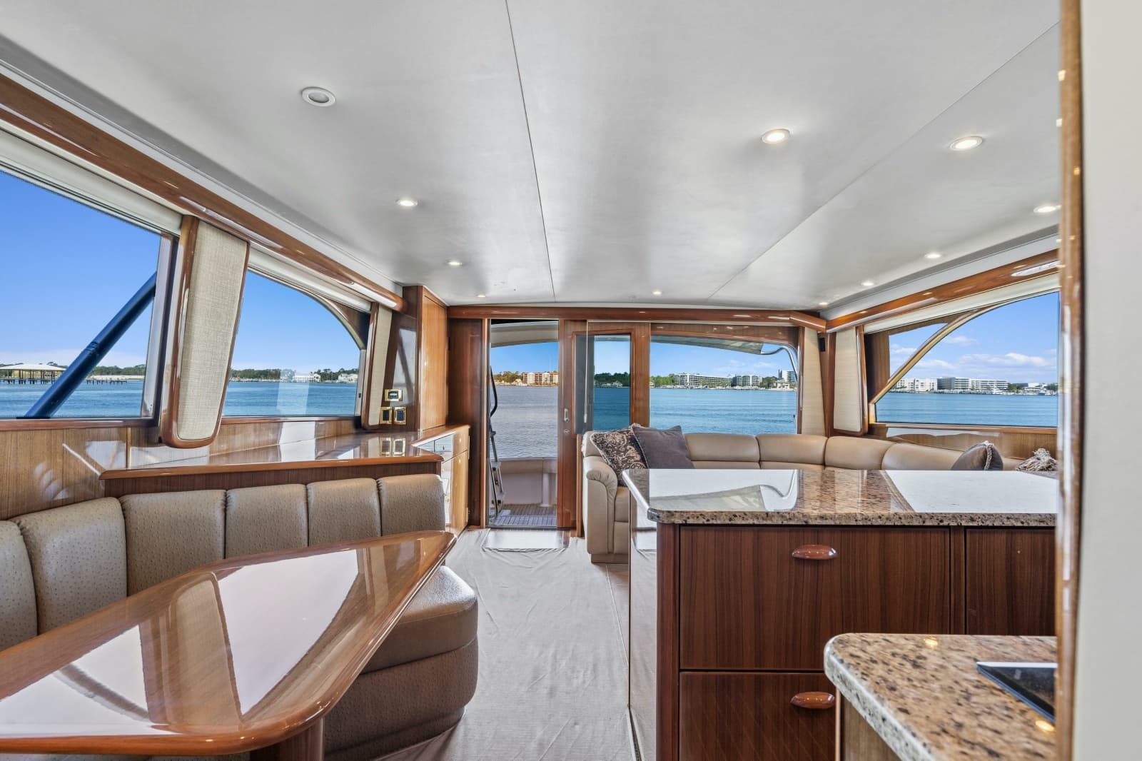 2007 Viking 56 Convertible - Photo 9