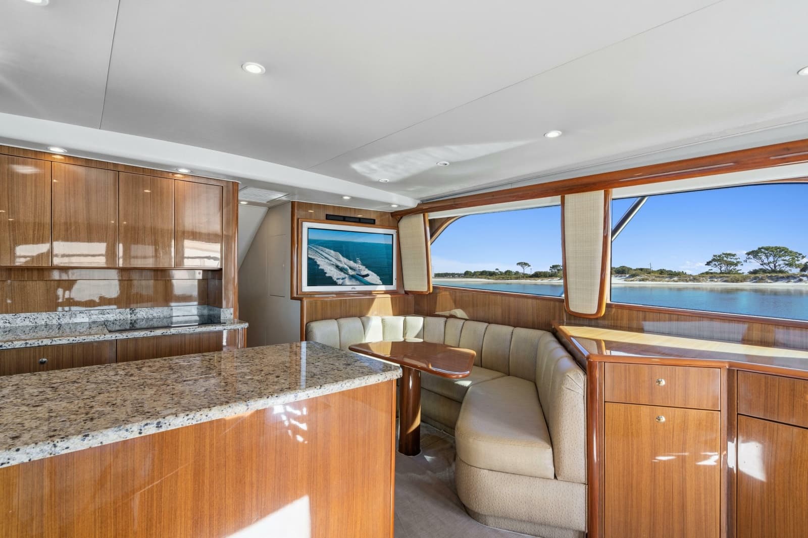 2007 Viking 56 Convertible - Photo 13